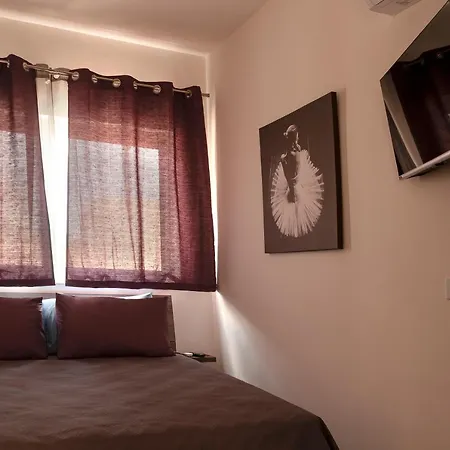 Central Two Bedroom Apartment In Bugibba St. Paul's Bay Exterior photo